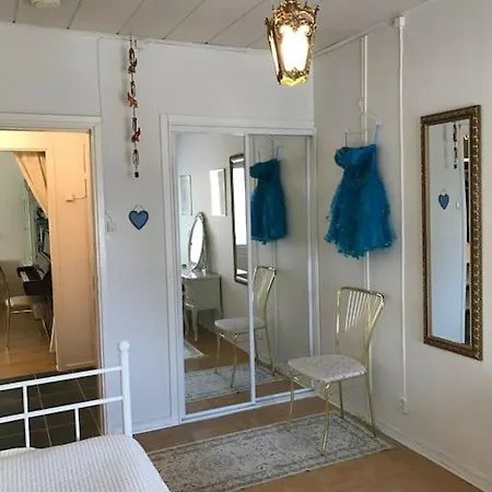 Romanttinen Retrokaksio * Όουλου